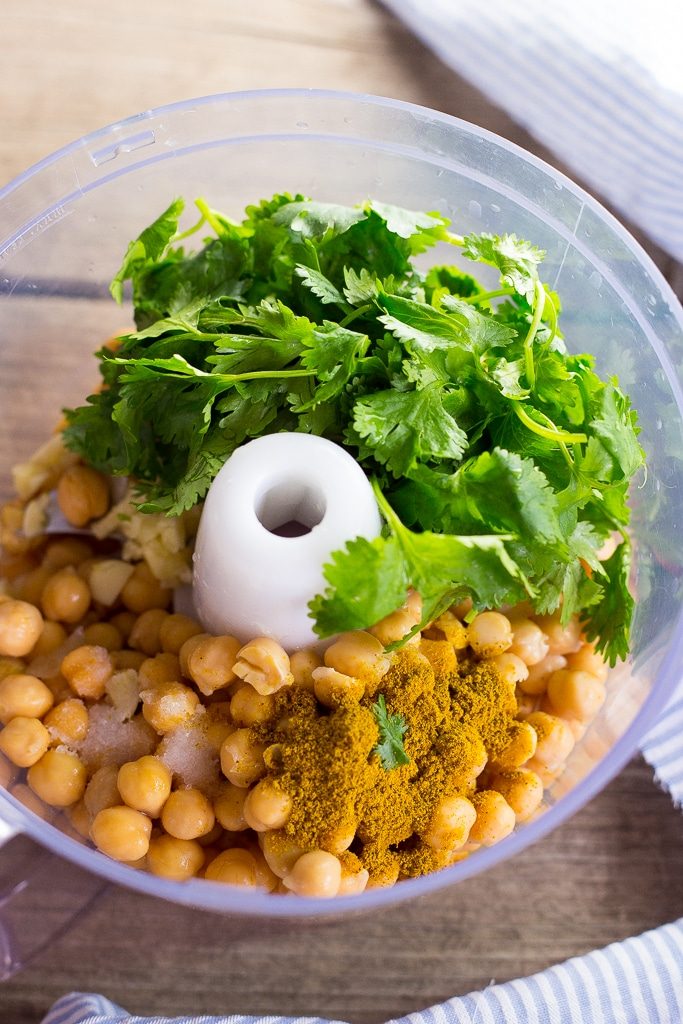 Creamy Hummus with Curry and Cilantro-0721