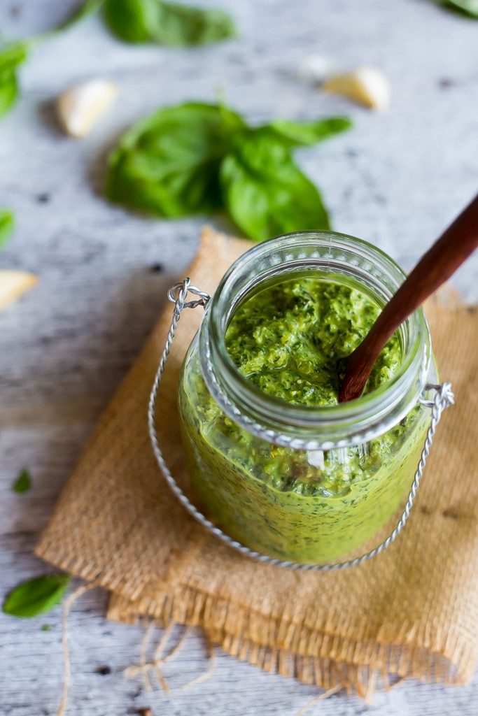 Creamy Vegan Basil Pesto-4873