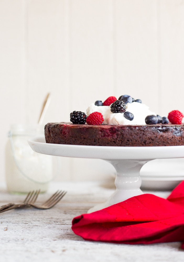 This Gluten Free Mixed Berry Upside Down Chocolate Cake is the perfect combination of chocolate and berries in each bite!