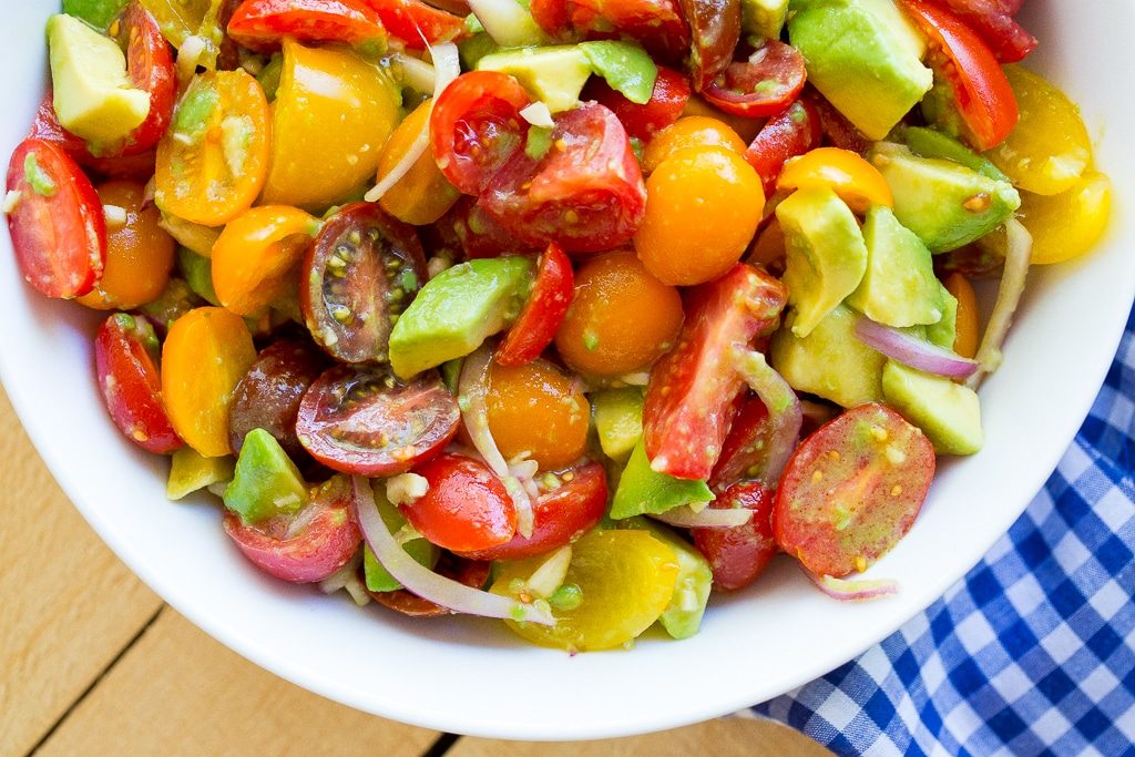 This Easy Avocado and Tomato Salad is so easy to make and packed with delicous flavor! It's perfect for all your summer BBQs! {gluten free, vegan}