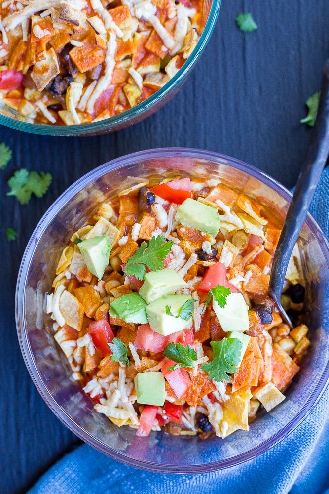 Make Ahead Enchilada Lunch Bowls - Cook these bowls on Sunday and you'll have a delicious and healthy lunch all week long! They're gluten free and vegan! Great vegetarian work lunch recipe!
