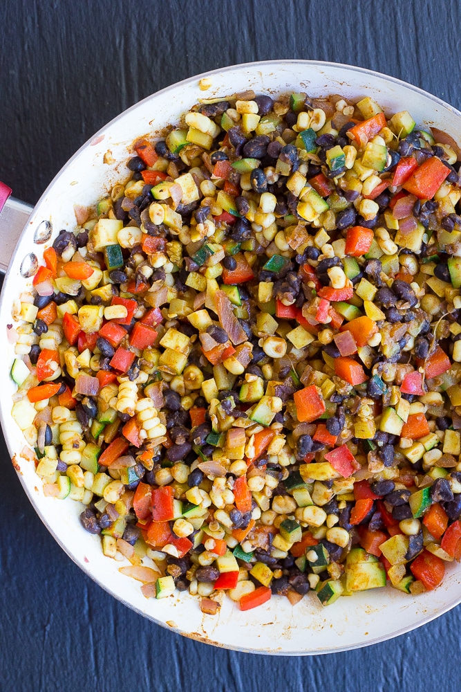 Make Ahead Enchilada Lunch Bowls - Cook these bowls on Sunday and you'll have a delicious and healthy lunch all week long! They're gluten free and vegan! Great vegetarian work lunch recipe!