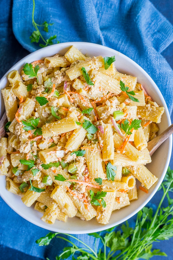 Vegan Tuna Pasta Salad - A veganized version of a delicious tuna pasta salad. Great for a 30 minute dinner or a make ahead lunch. Vegan/Vegetarian/30 Minute Dinner