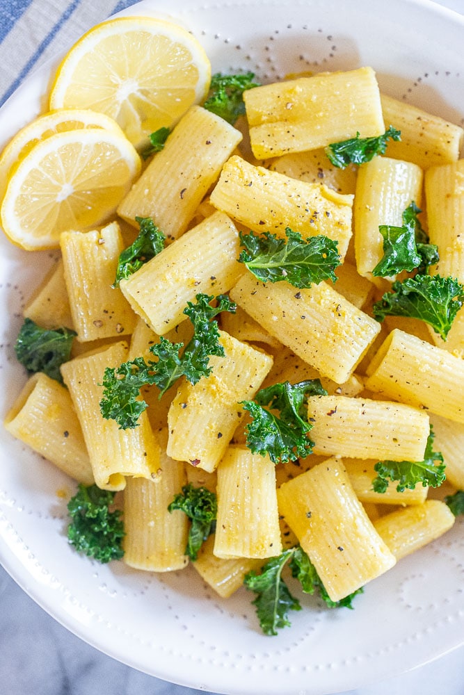 close up of lemon garlic pasta
