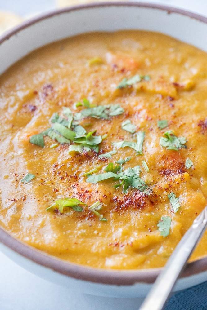 close up of a bowl of smoky vegan split pea soup